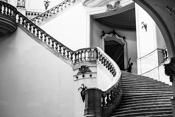 Ballet Espanol de Cuba, Grand Staircase B&W