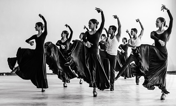 Ballet Espanol de Cuba 20 B&W