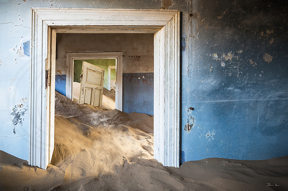 Kolmanskop, Room After Room