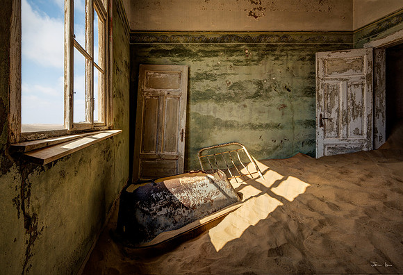 Kolmanskop, Bathroom Highlights