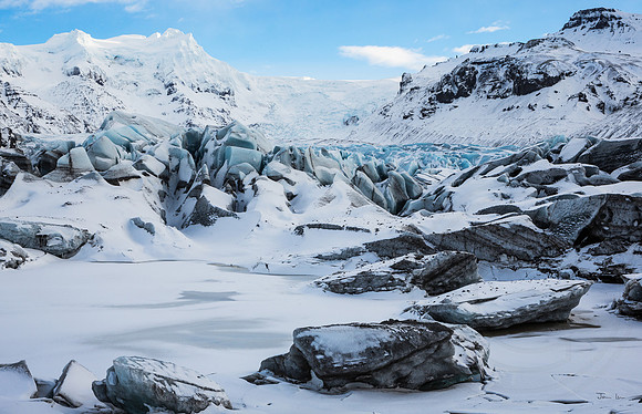 Svinafellsjokul Glacier and Mountains